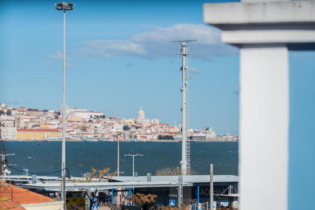 Vista Lisboa Guest Apartments Almada Ngoại thất bức ảnh